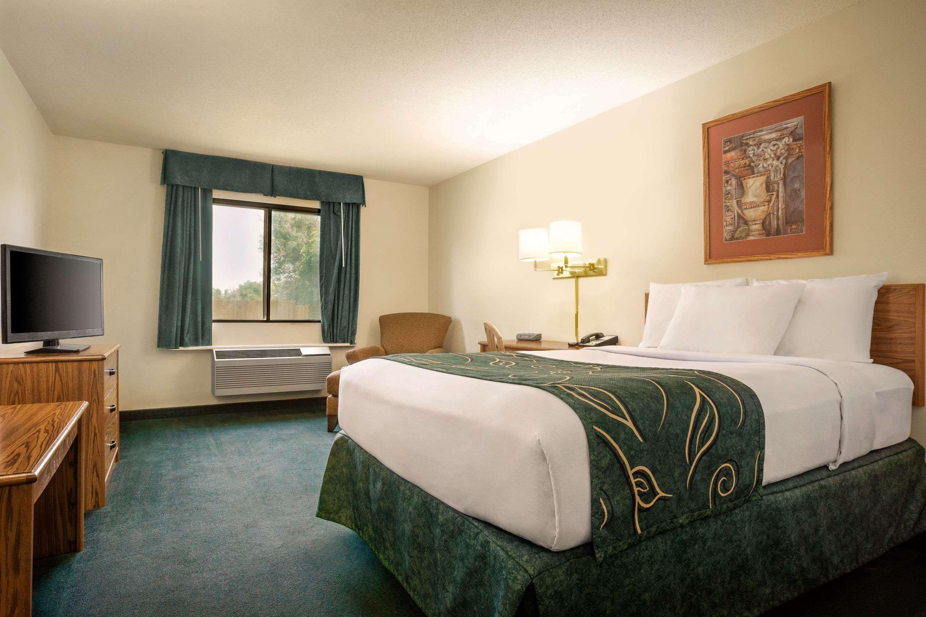 ทราเวลลอดจ์ มอร์ริล Hotel Morrill ภายนอก รูปภาพ