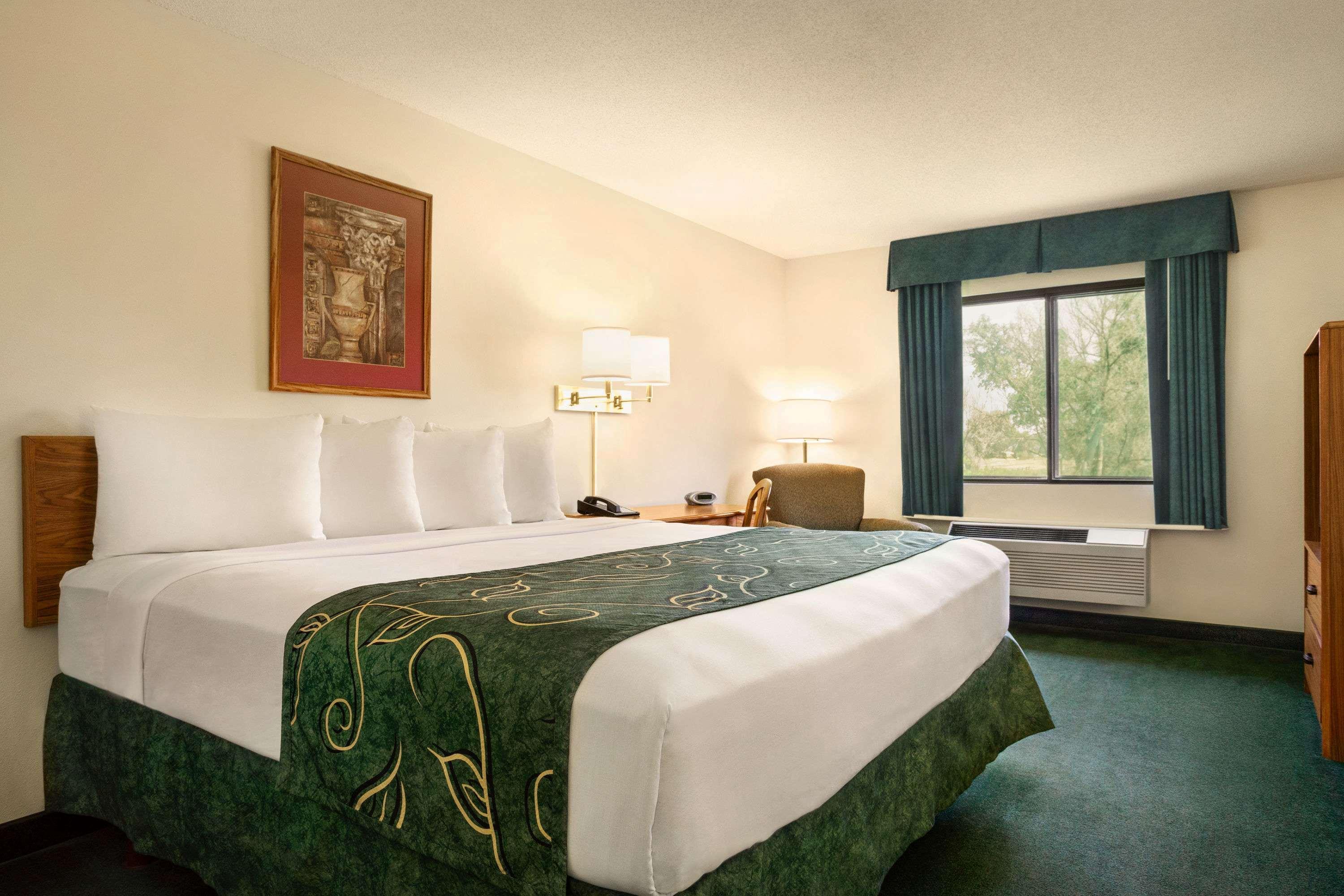ทราเวลลอดจ์ มอร์ริล Hotel Morrill ภายนอก รูปภาพ