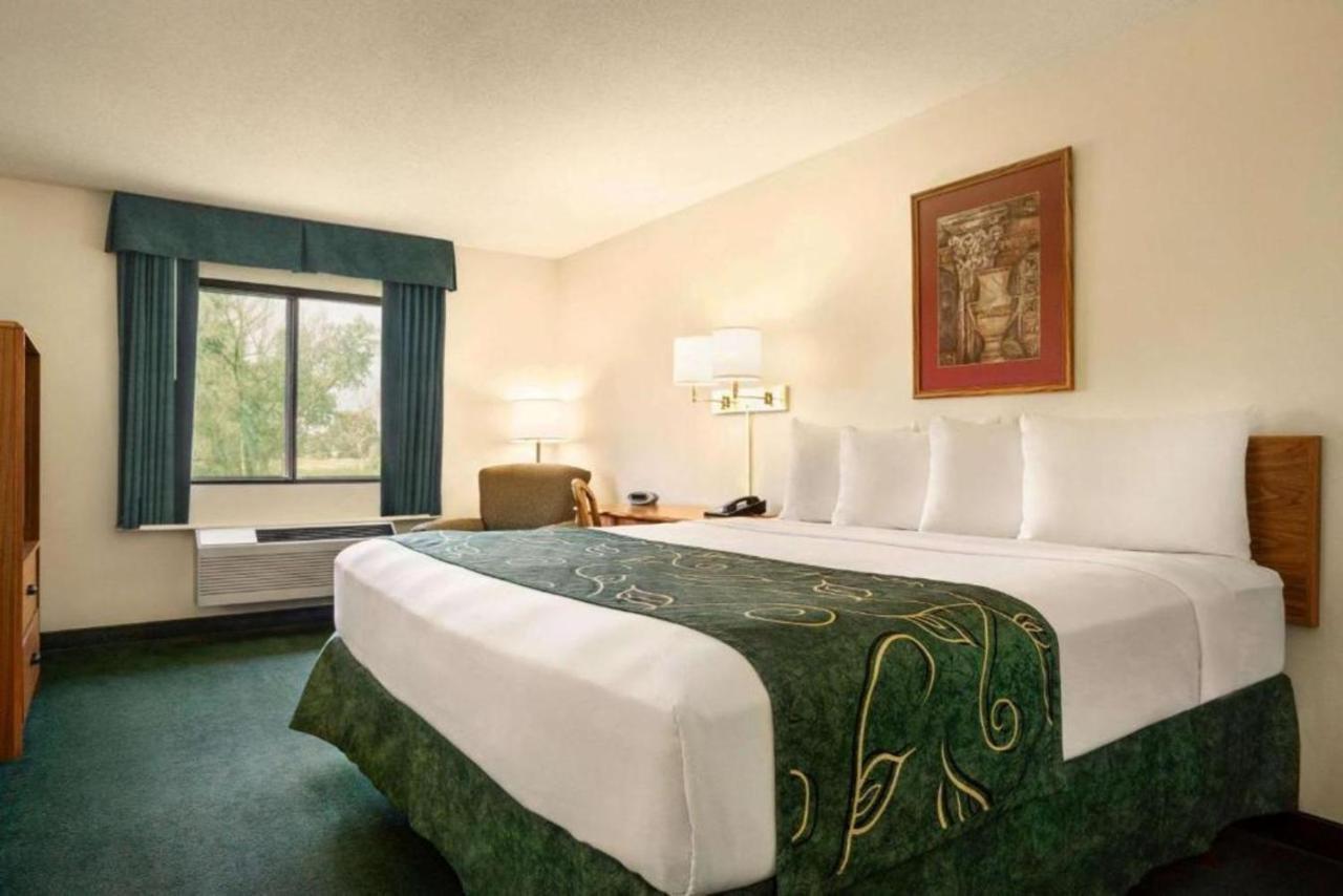 ทราเวลลอดจ์ มอร์ริล Hotel Morrill ภายนอก รูปภาพ