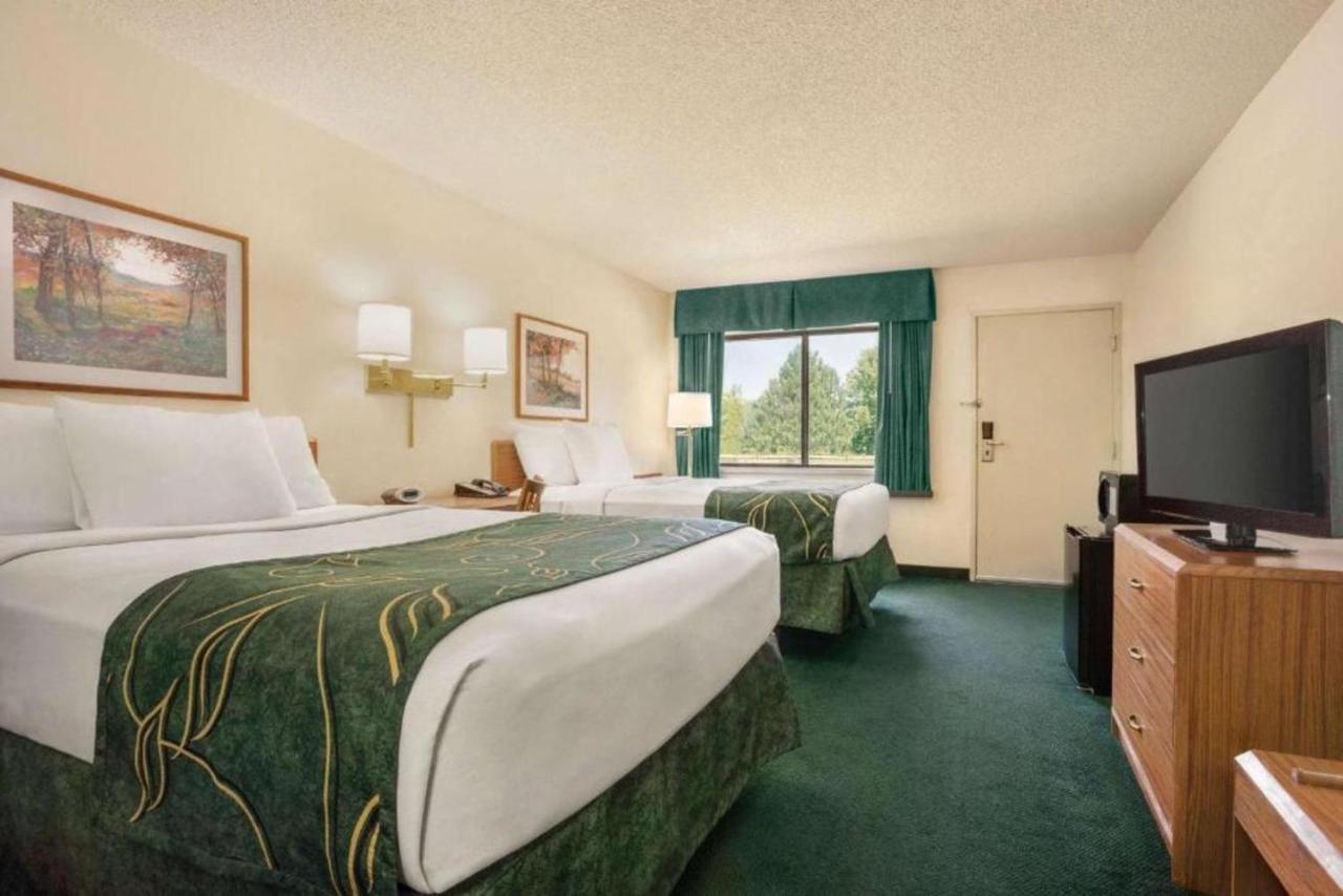 ทราเวลลอดจ์ มอร์ริล Hotel Morrill ภายนอก รูปภาพ